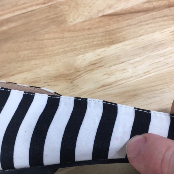 New WB Woman’s Journee Collection Cortini Stripe Shoes - Picture 6 of 6